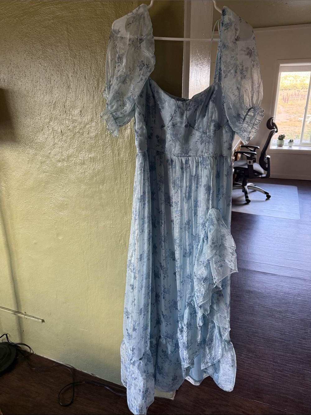 Blue Floral Puff-Sleeve Maxi Dress with Ruffle Detail
